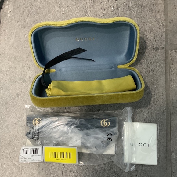Gucci Sunglasses - Picture 2 of 4